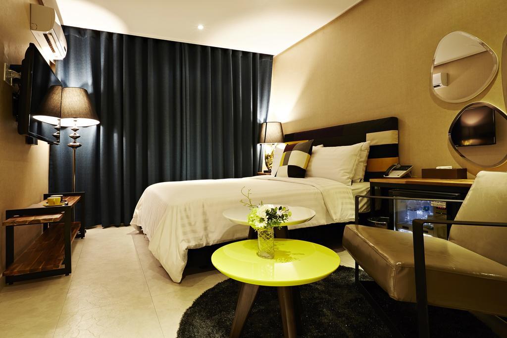 Hotel Namoo Cheong-Ju Cheongju Værelse billede